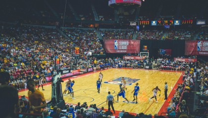 kaiyun sports-正宗传统台球VS电子台球：两种体验的碰撞，台球电子书